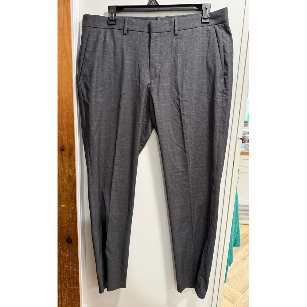 Haggar Pro Football Hall of Fame Mens Athletic Fit Suit Pants Grey Plaid 38x32